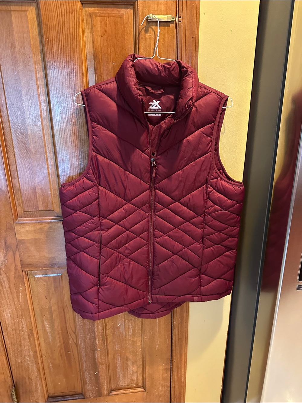 ZeroXposur Women's Quilted Puffer Vest - Burgundy 4th pic closer 2 color it is